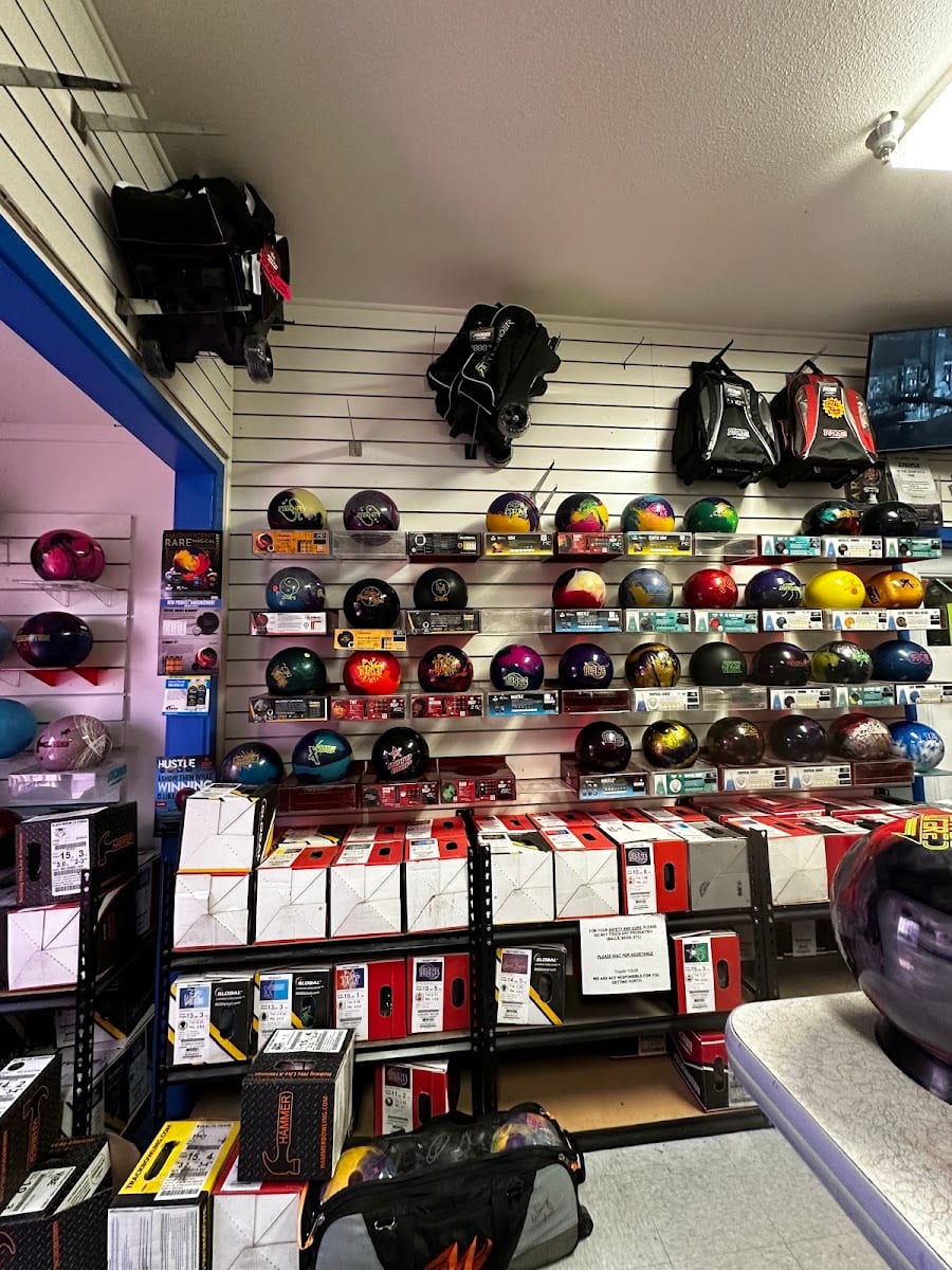 WLE Bowling Supply & Pro Shop, photo 2