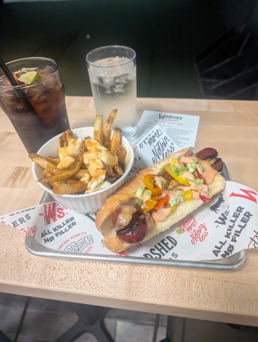Woodshed Burgers Golf den
