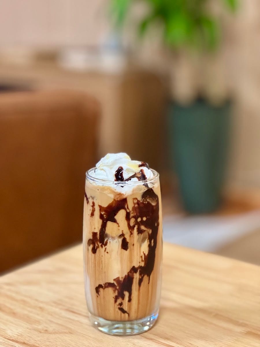 Mi Mundo Coffeehouse & Roastery - Inside HEB