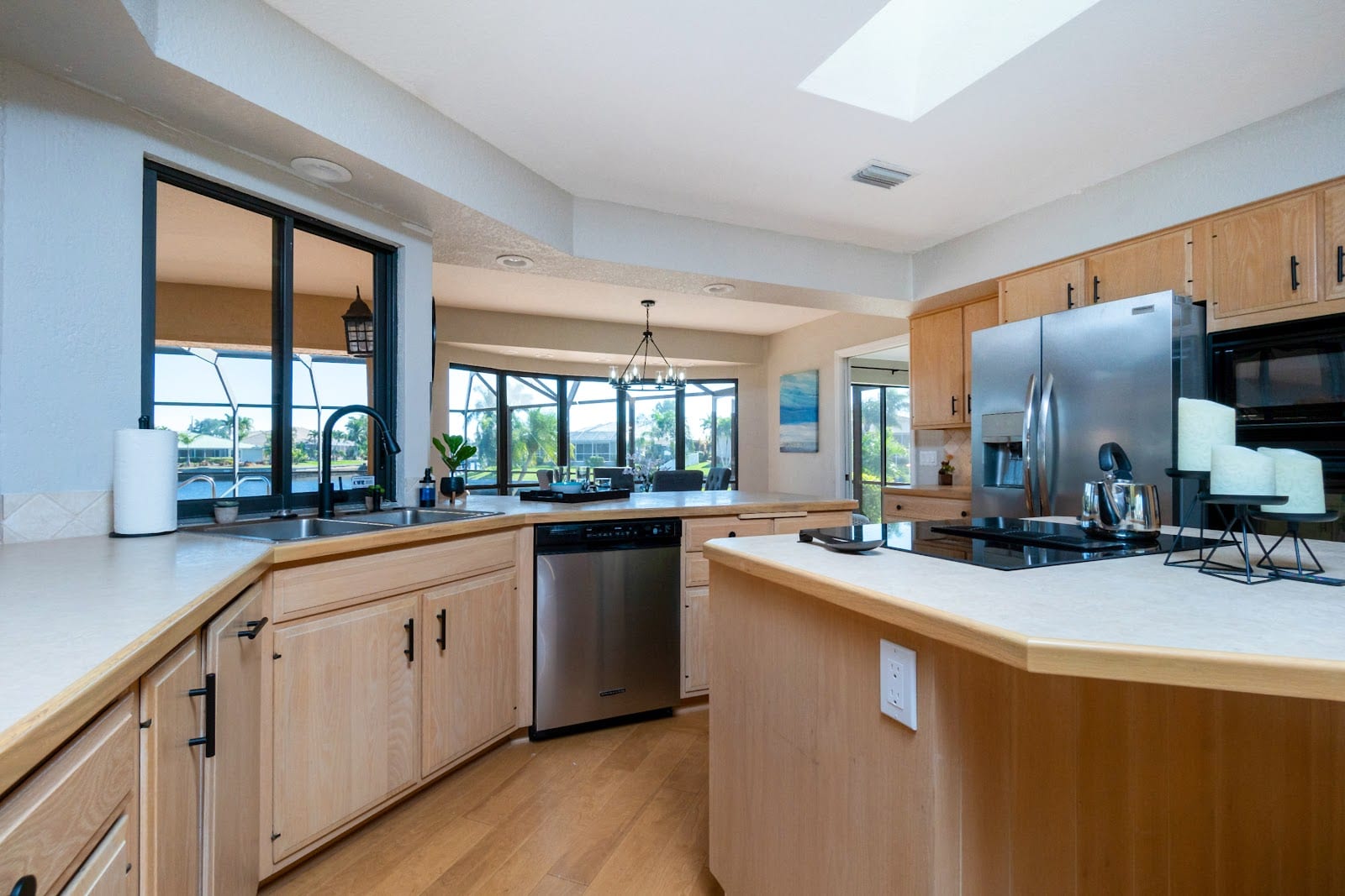NOVA Vacation Rentals- Villa Tropical