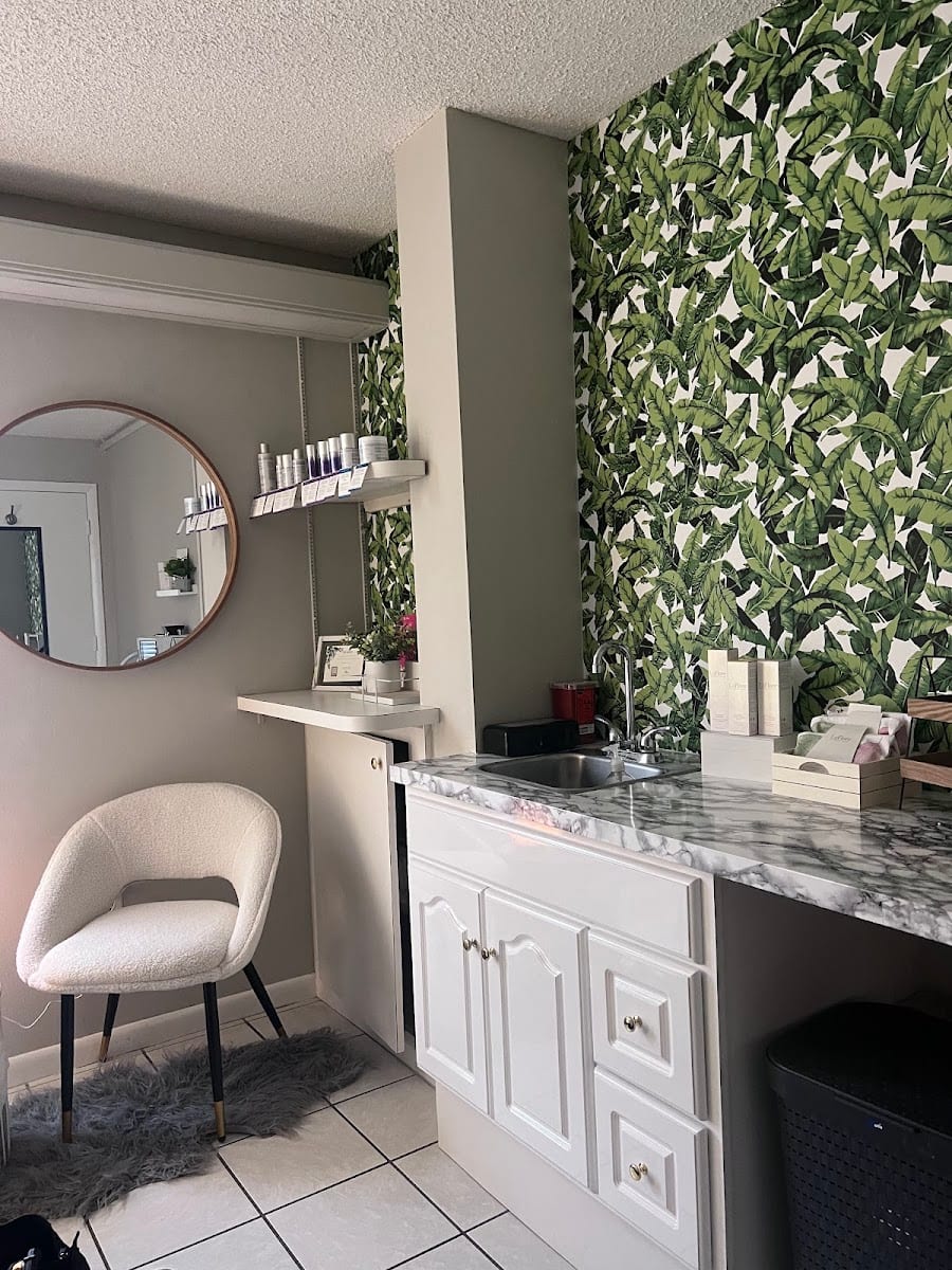 Pure Glow Skincare, photo 3