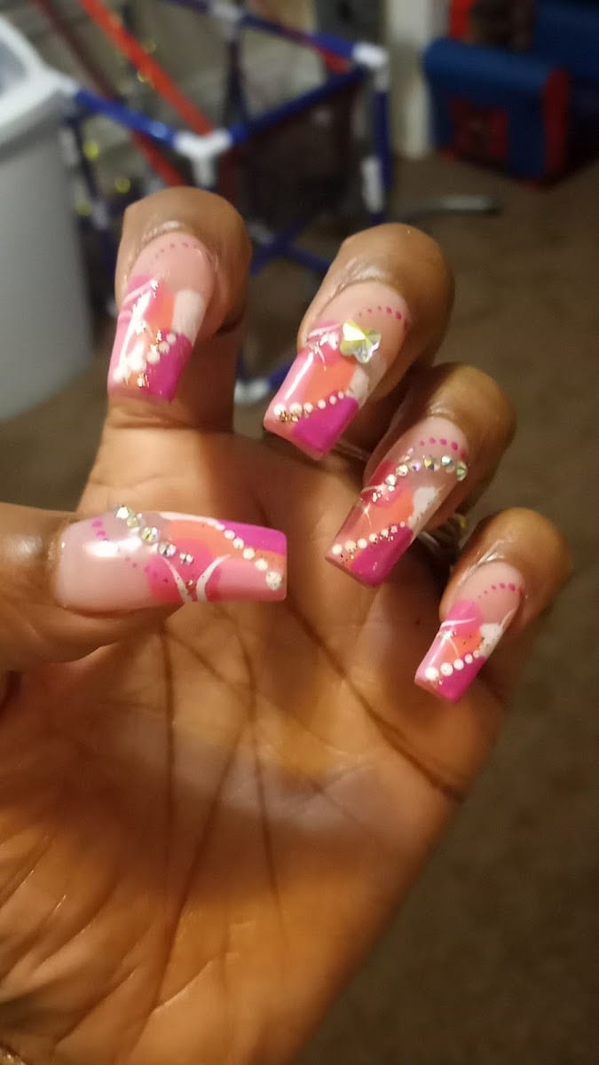 Youngs Nails, photo 2