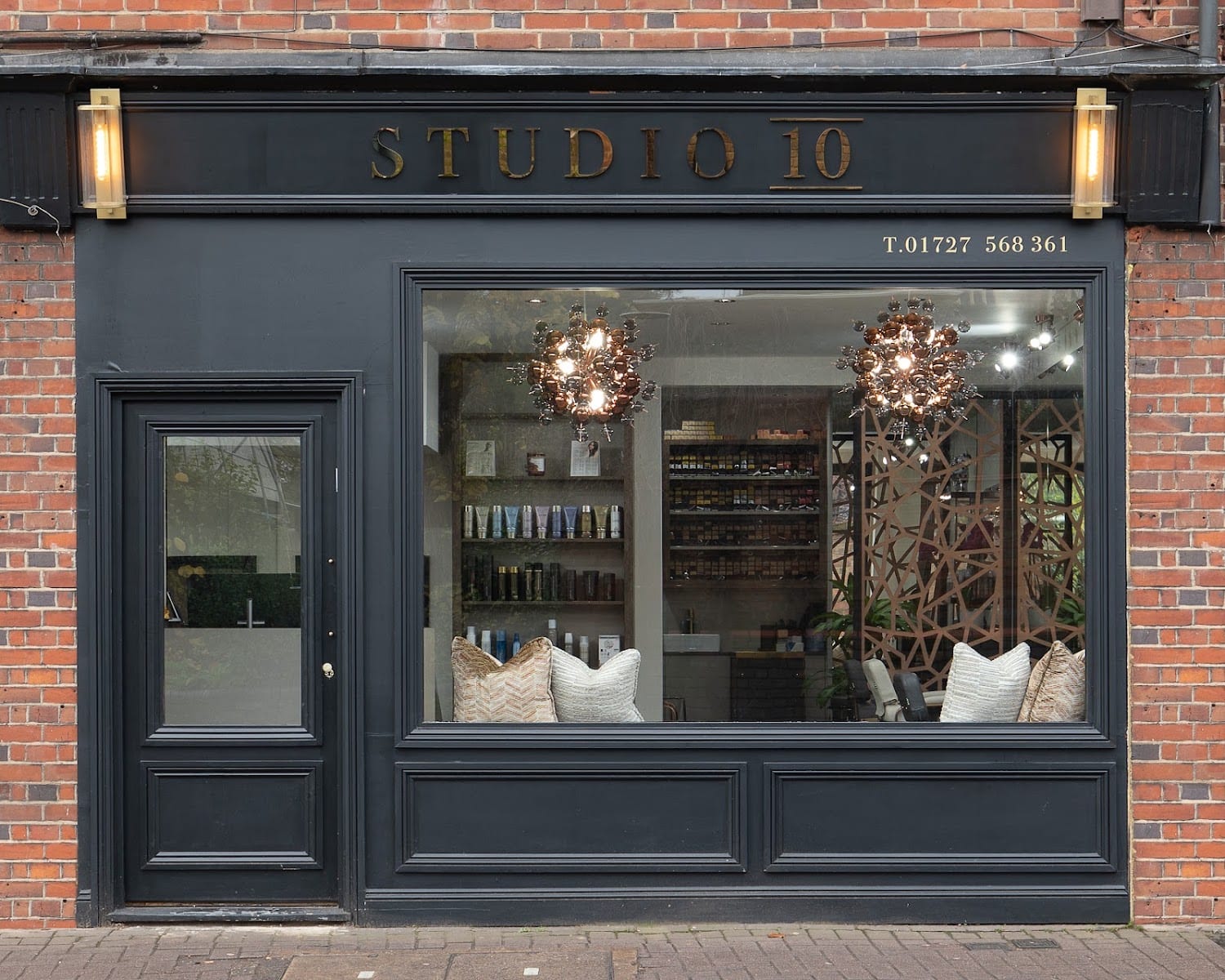 Studio 10