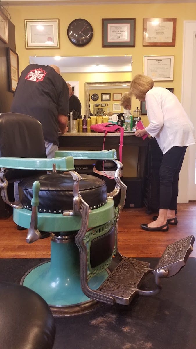 103 Crayton Designs, photo 2