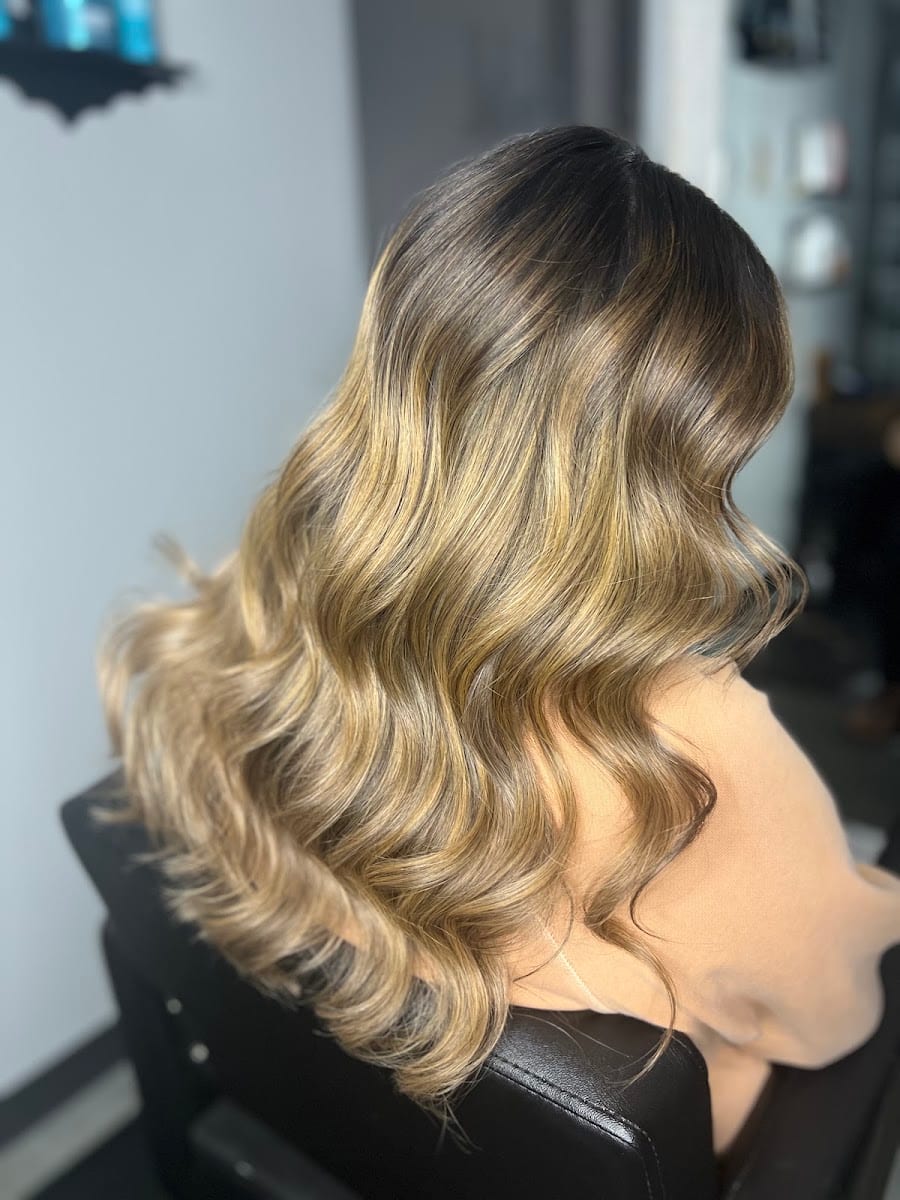Black Amethyst Salon, photo 3