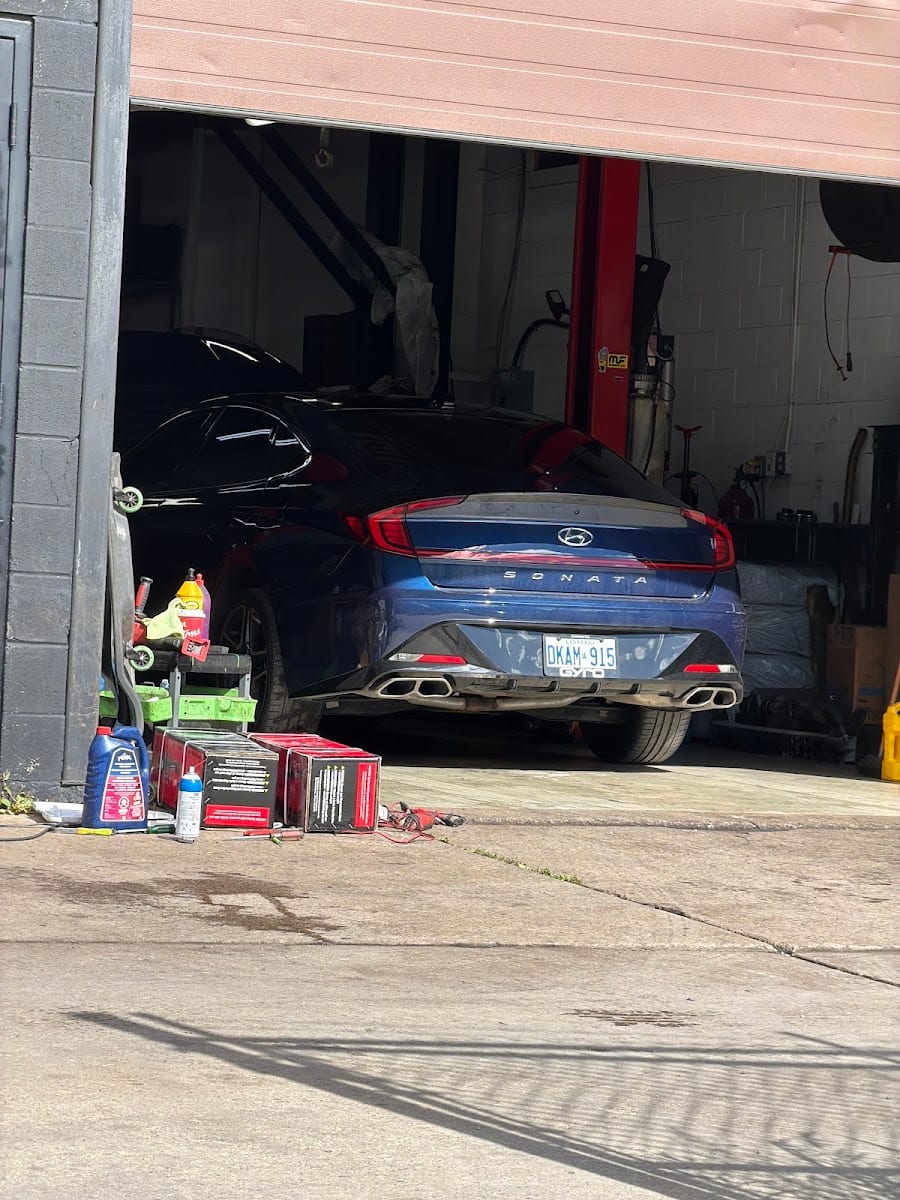 Auto-mazing Repairs, Inc. 車迷城, photo 2