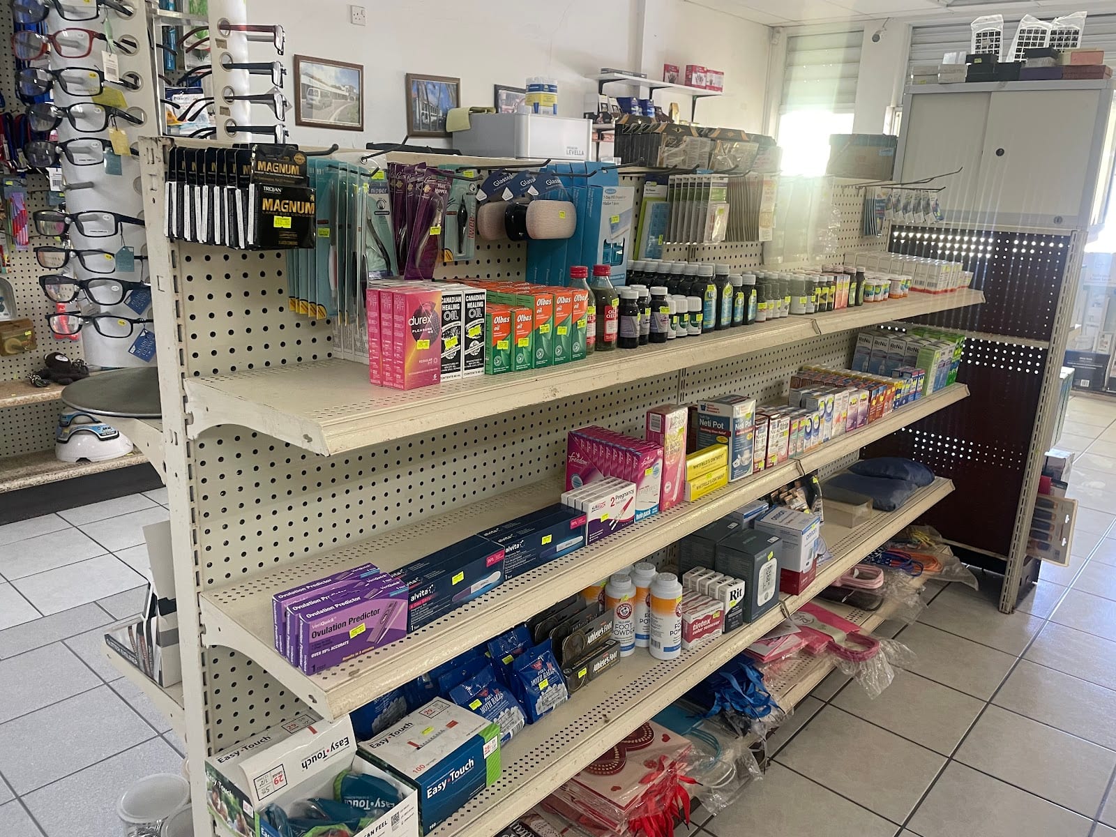 Lee's Pharmacy