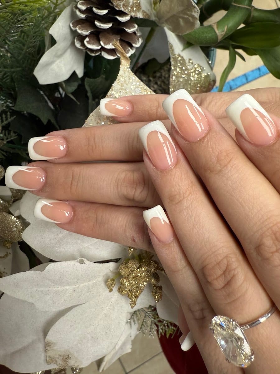 Daisy Nails, photo 4