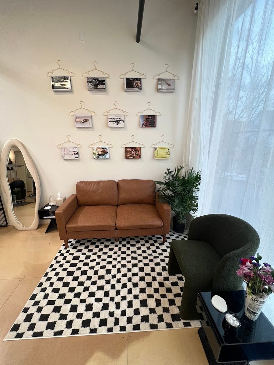 PINNED Salon, photo 2