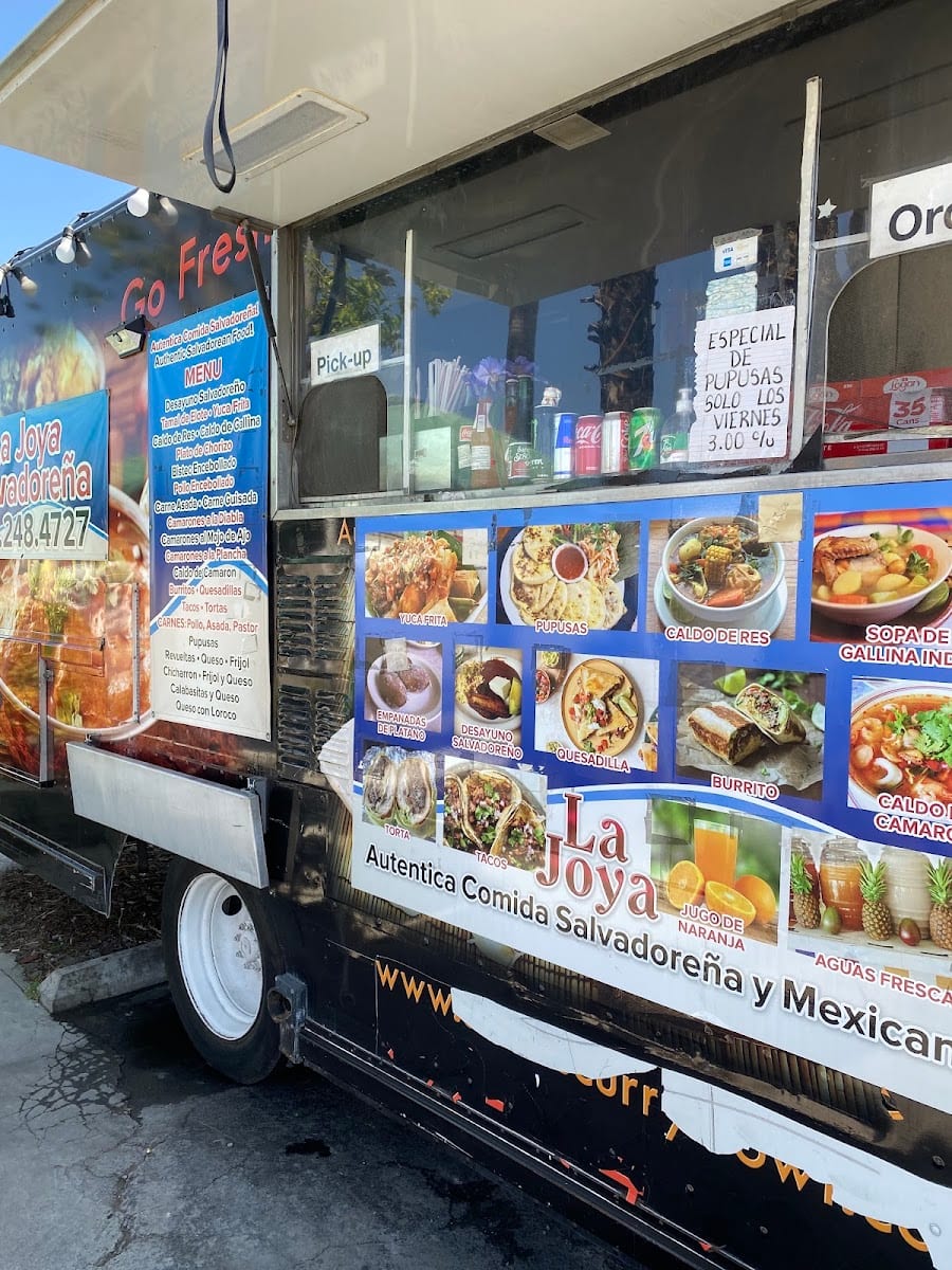 La Joya Salvadoreña truck food