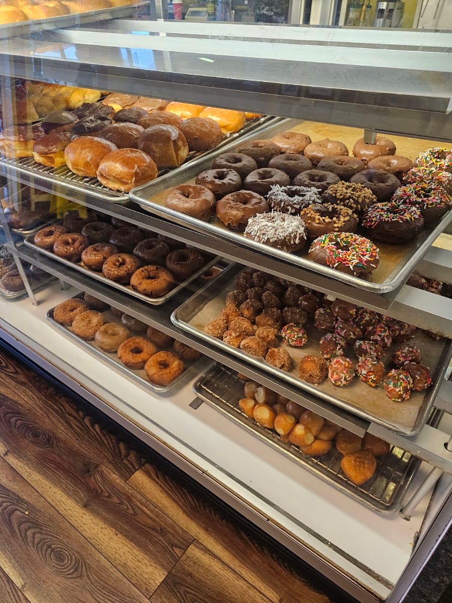 Surfin Donuts & Grill, photo 3