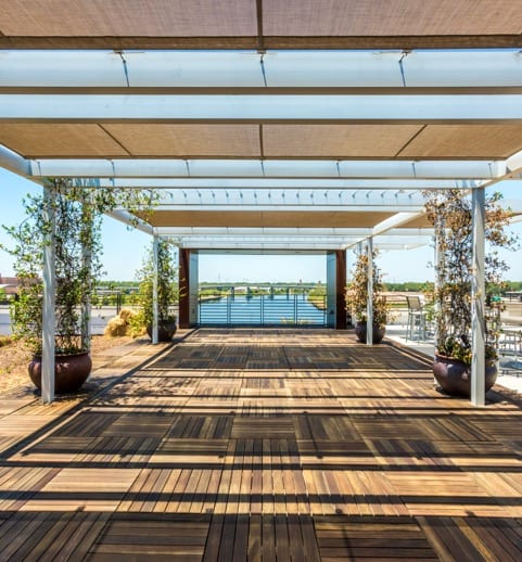 Rooftop 220, photo 2