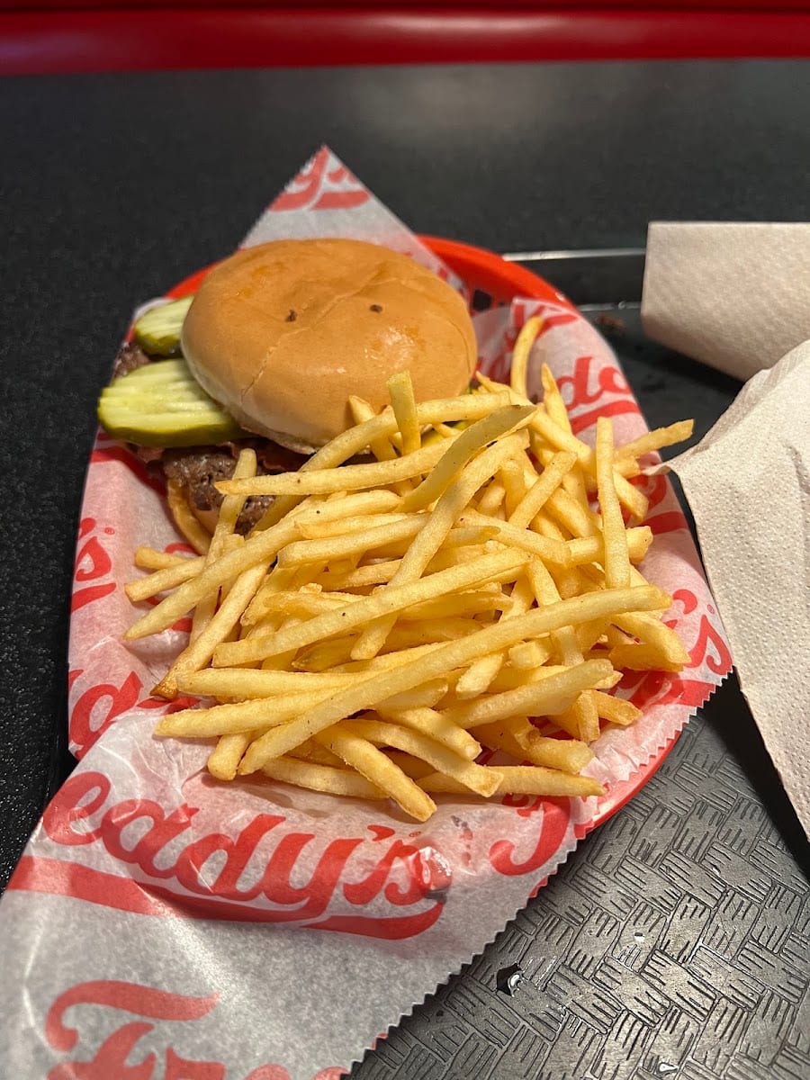 Freddy's Frozen Custard & Steakburgers, photo 4