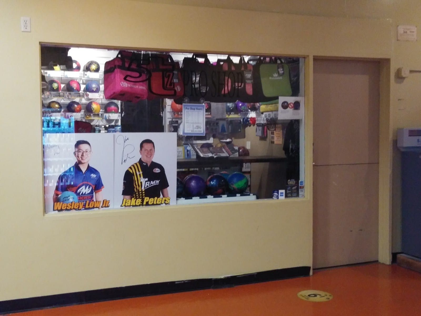 5TZ Pro Shop, photo 2