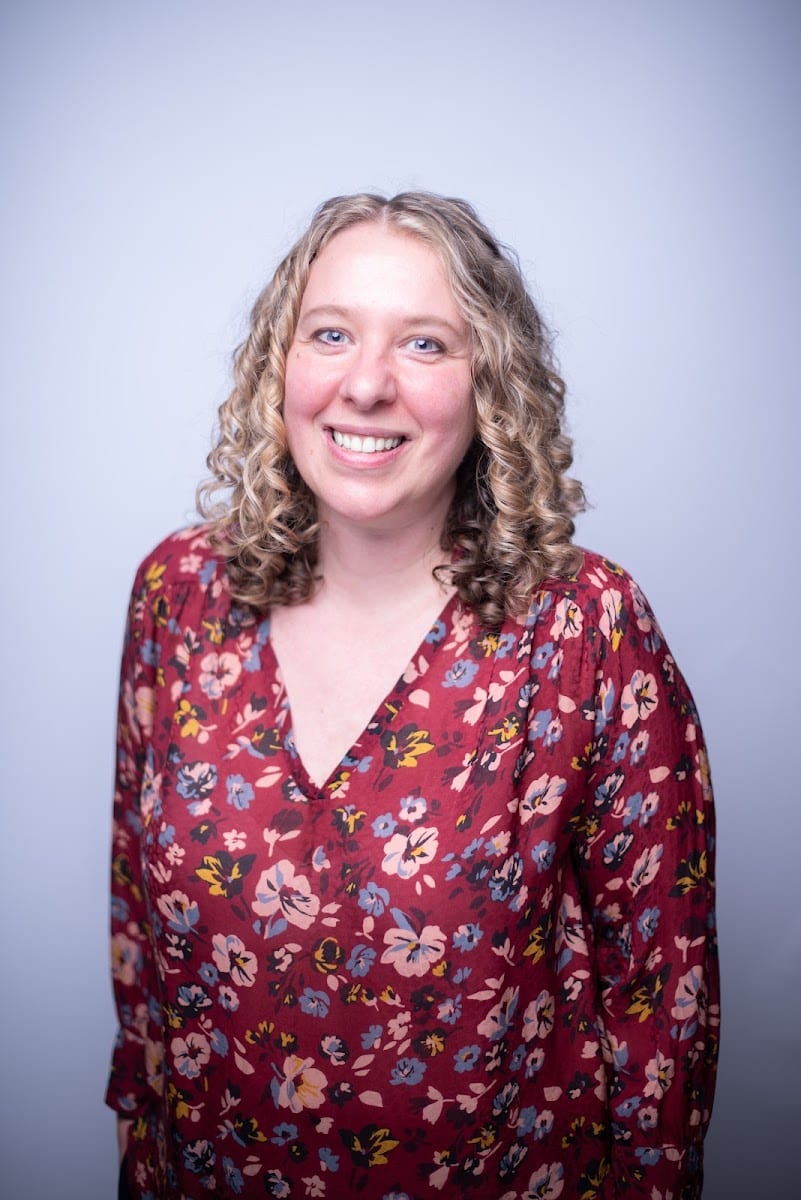 Dr. Emanuela Manea