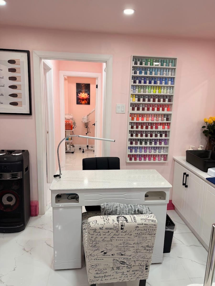 Uptown Nails