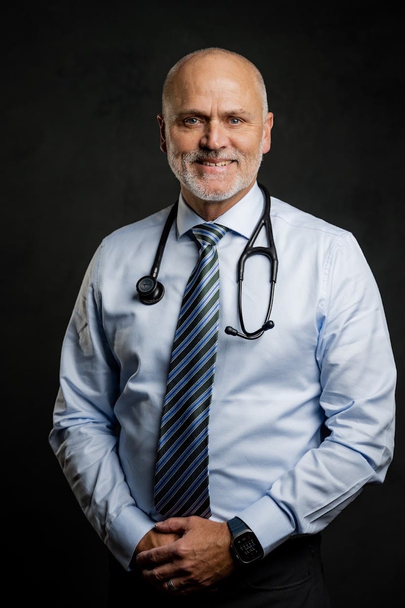 Dr. Glenn Robertson, photo 2