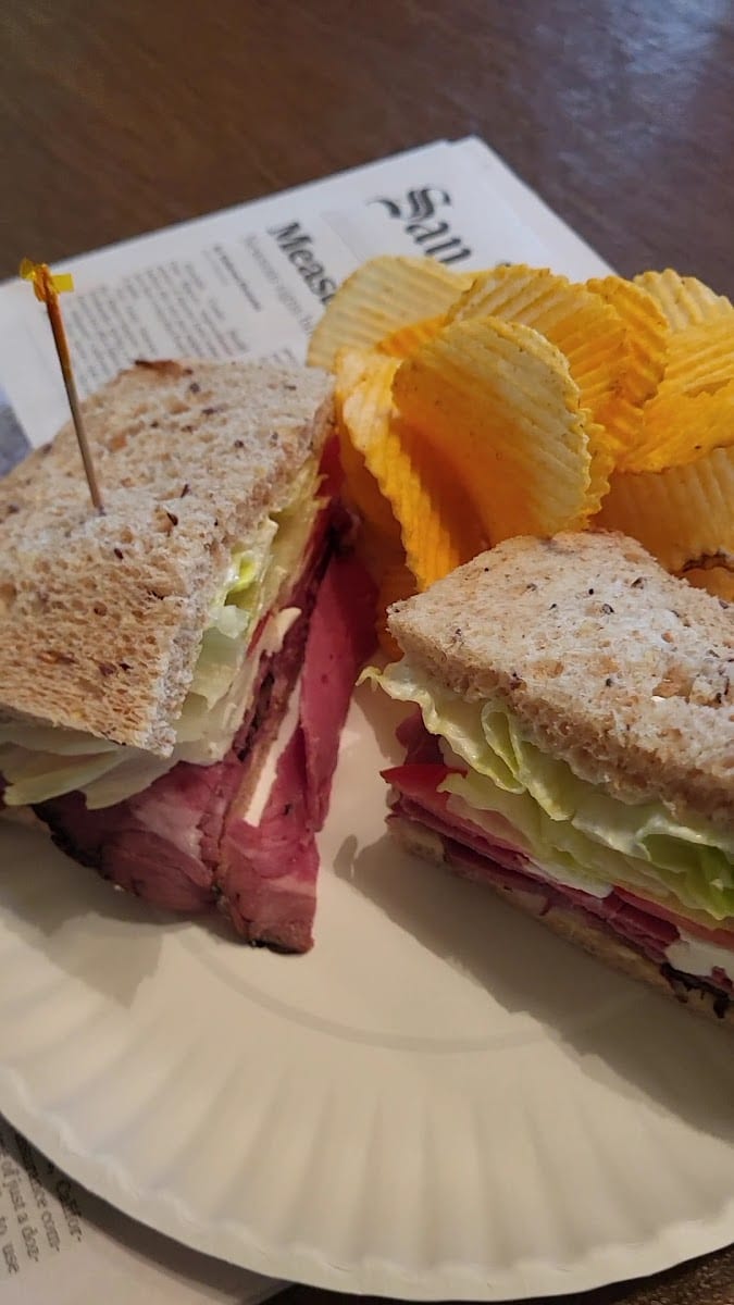 Golden Gate Market Deli & Liquor, photo 3