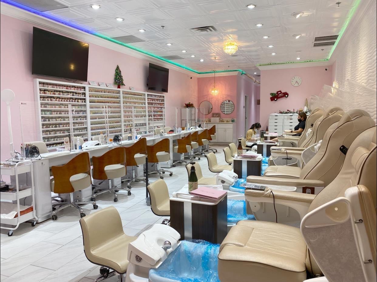 Dips & Hard Gel Nails & Spa