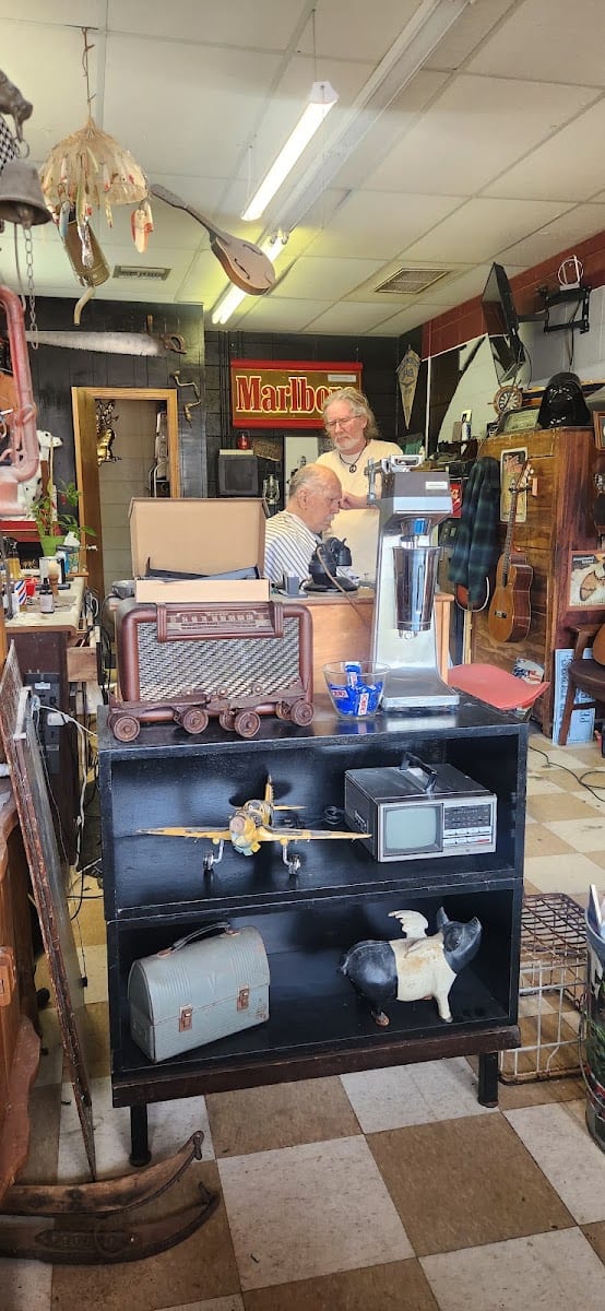 Cecil's Barber Shop, photo 2