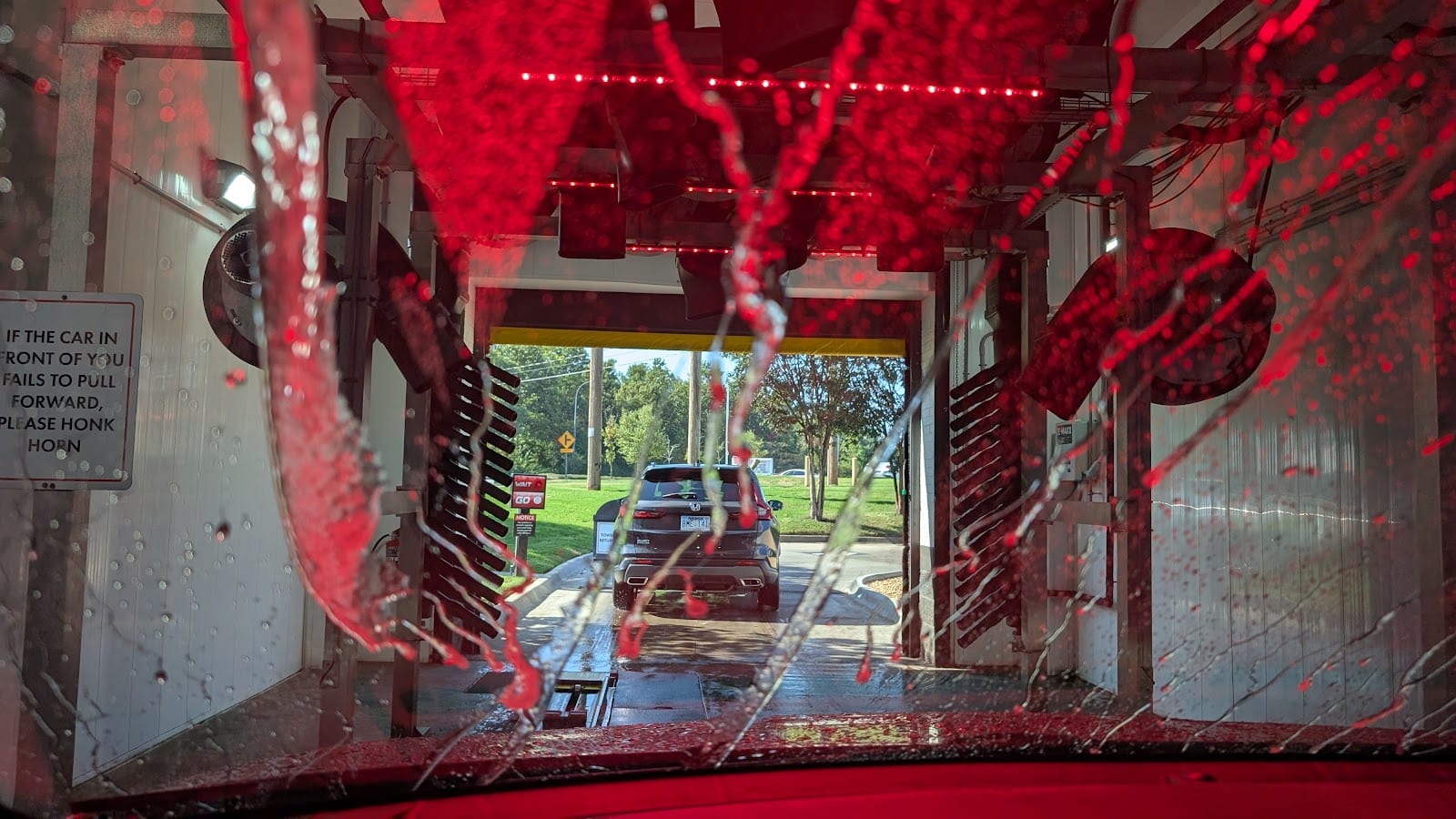 Club Car Wash, photo 3