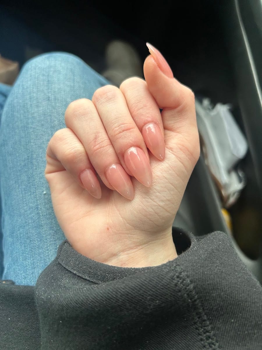 Roc Nails & Spa