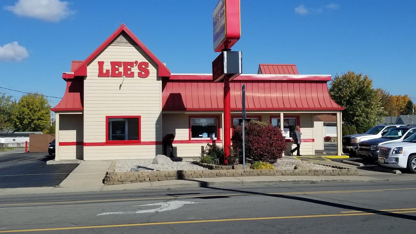 Lee's Famous Recipe Chicken, photo 2