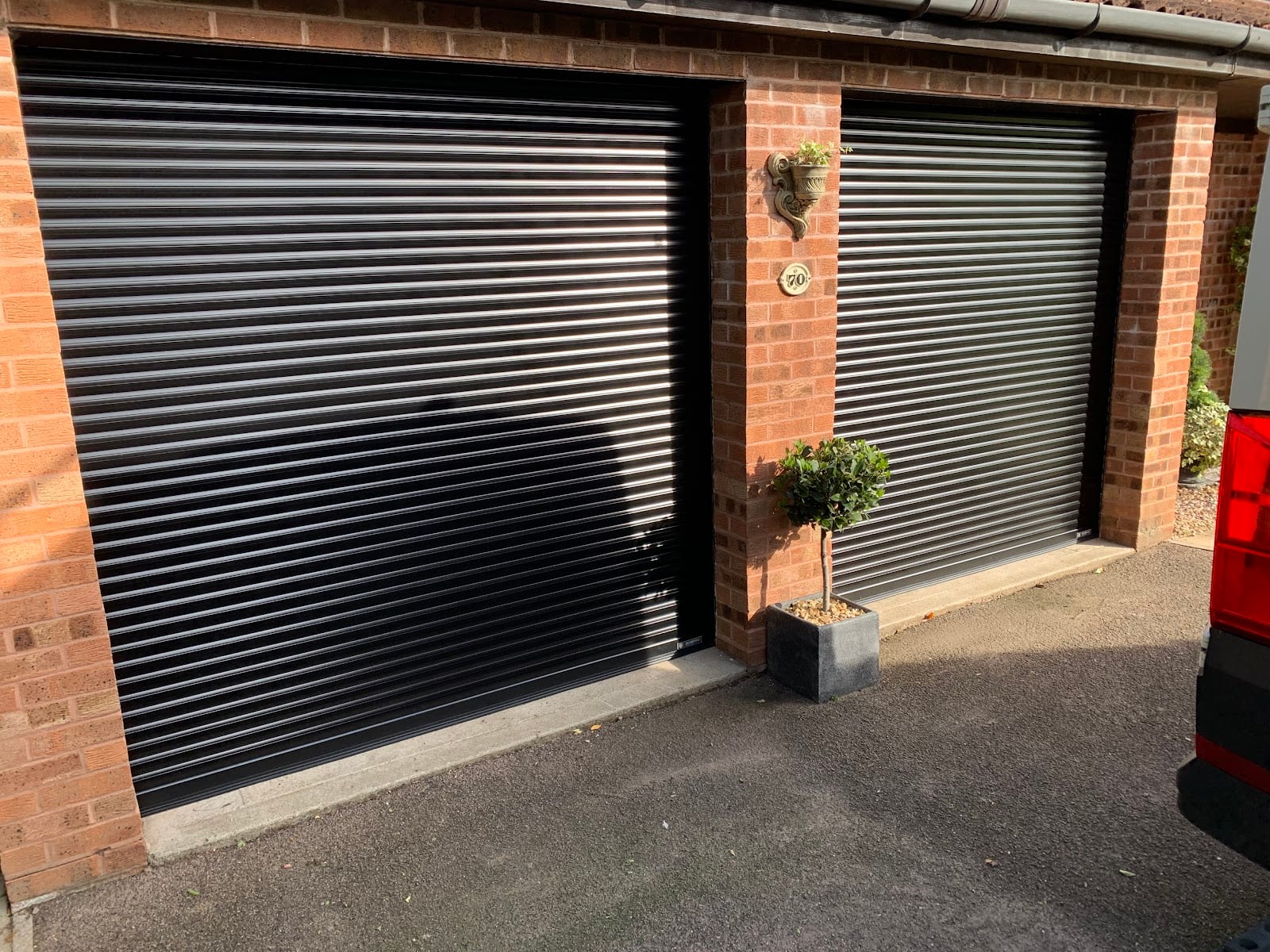 Howlett garage doors, photo 3