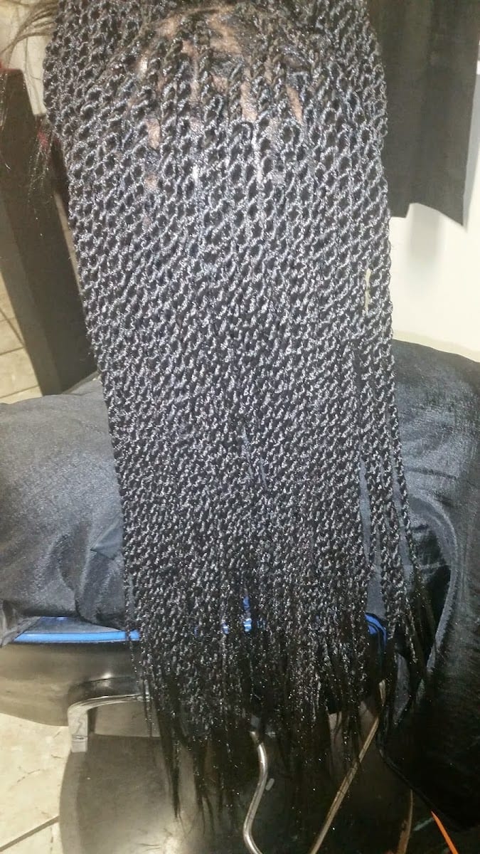 Tha Nu Spot Barber & BRAID Shop, photo 3