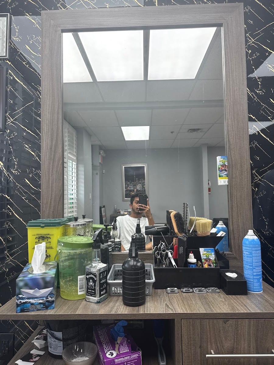 AJ BARBERING SALON & SPA, photo 2