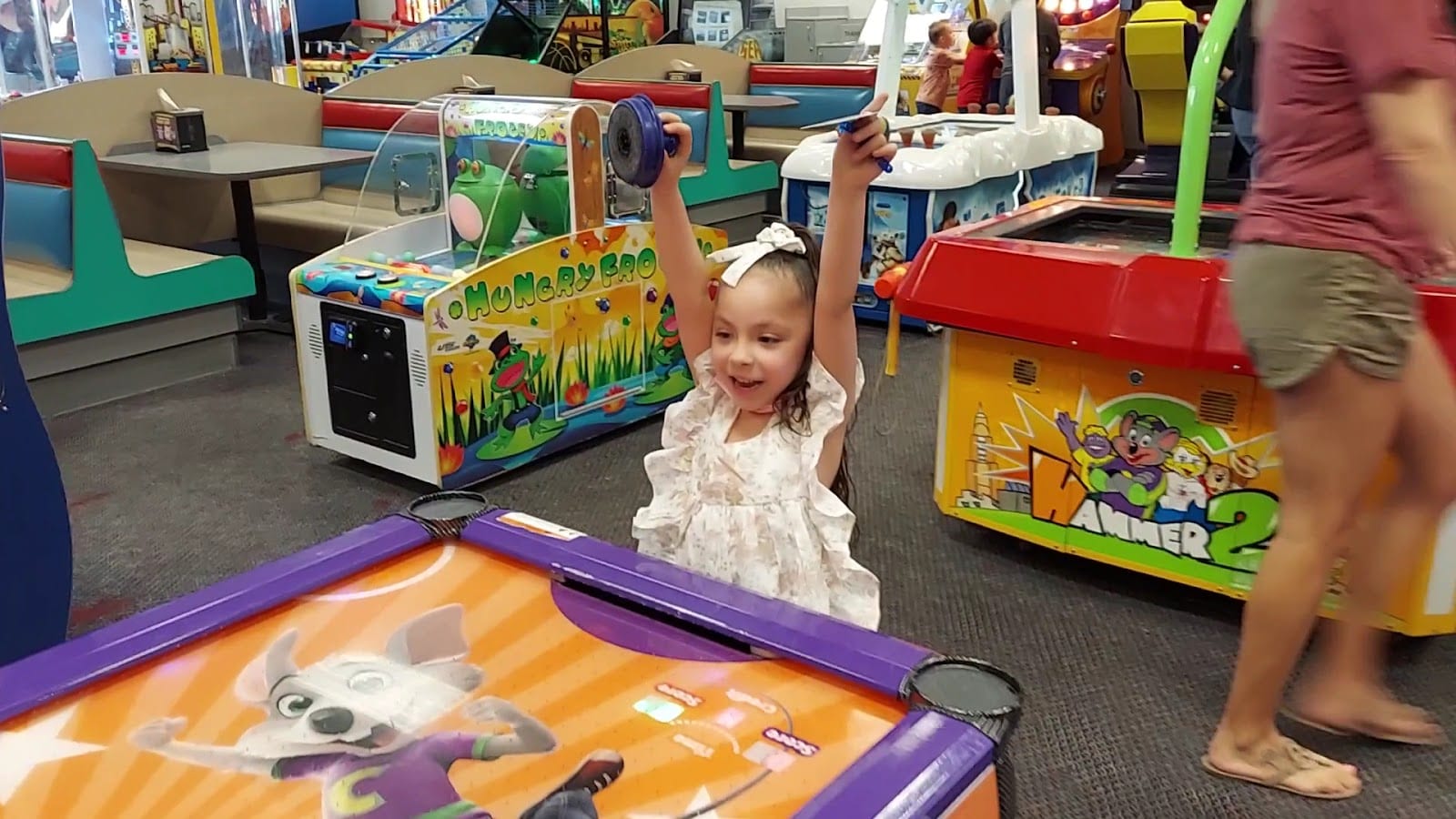 Chuck E. Cheese, photo 3