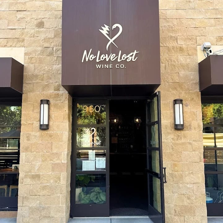 No Love Lost Wine Co., photo 2