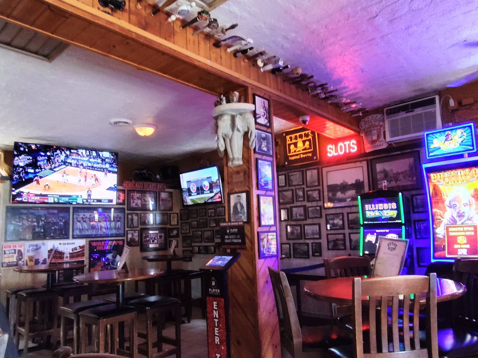 Otto's Bar & Grill, photo 4