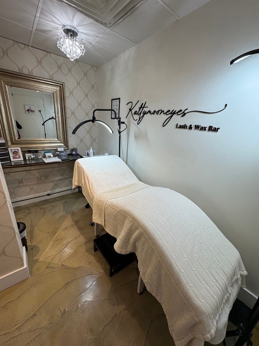 Kattymooneyes Lash & Wax Bar, photo 2