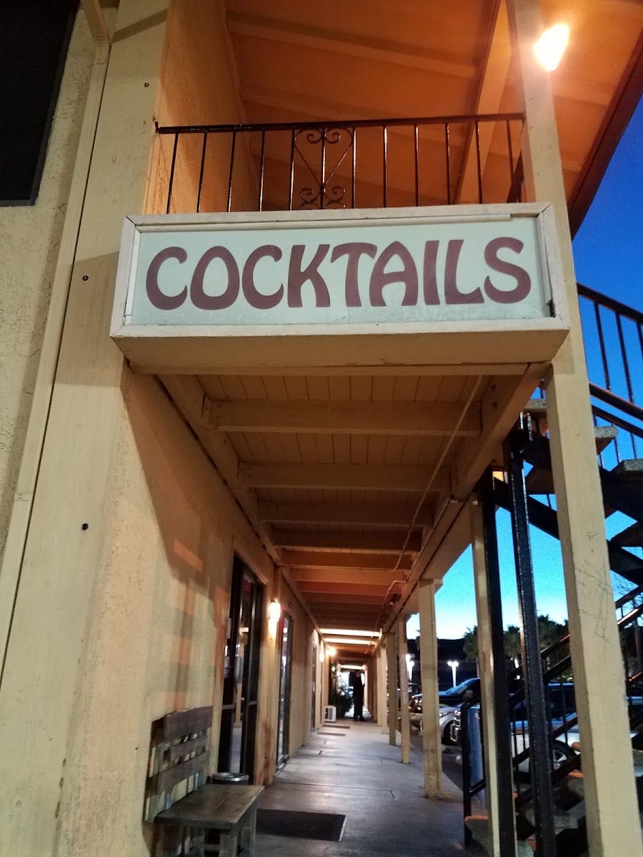 Shooters Cocktails & Billiards, photo 2