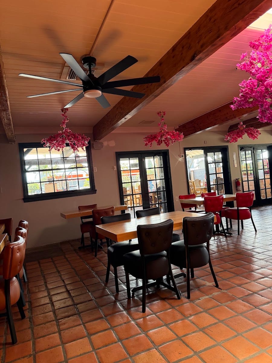 S & J Gran Cafe, photo 3