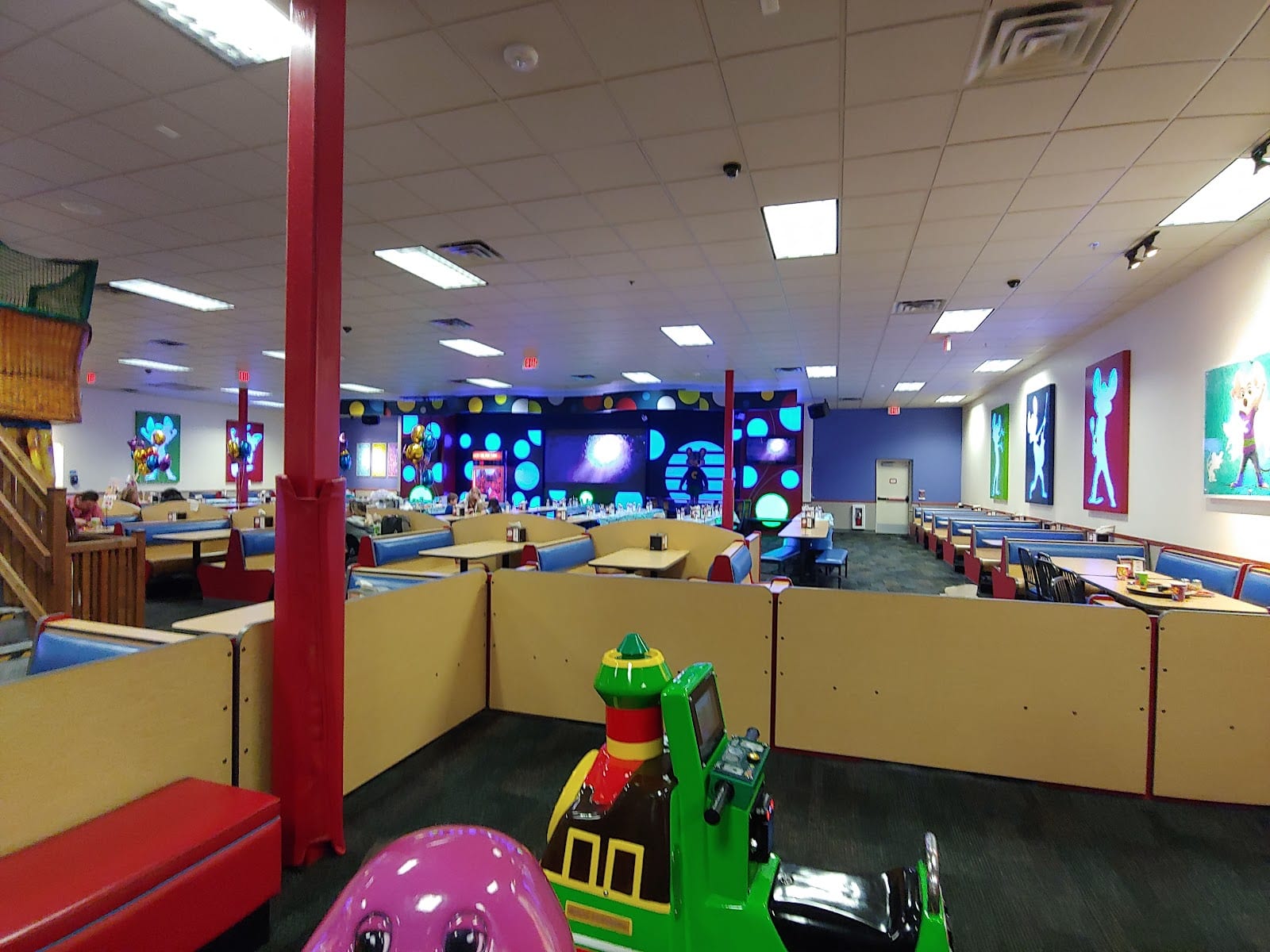 Chuck E. Cheese, photo 4