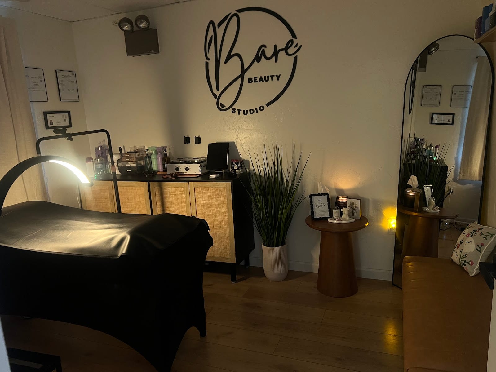 Bare Studio