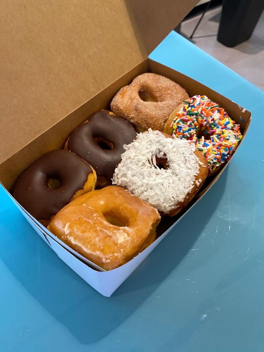 Carlson's Donuts & Thai Kitchen