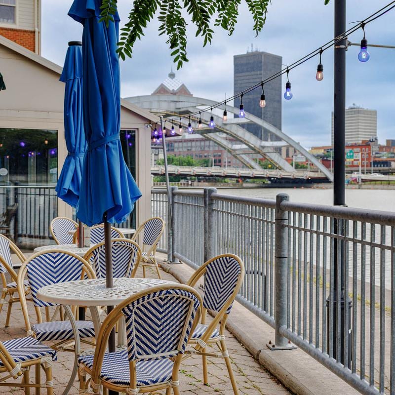 809 bar and restaurant