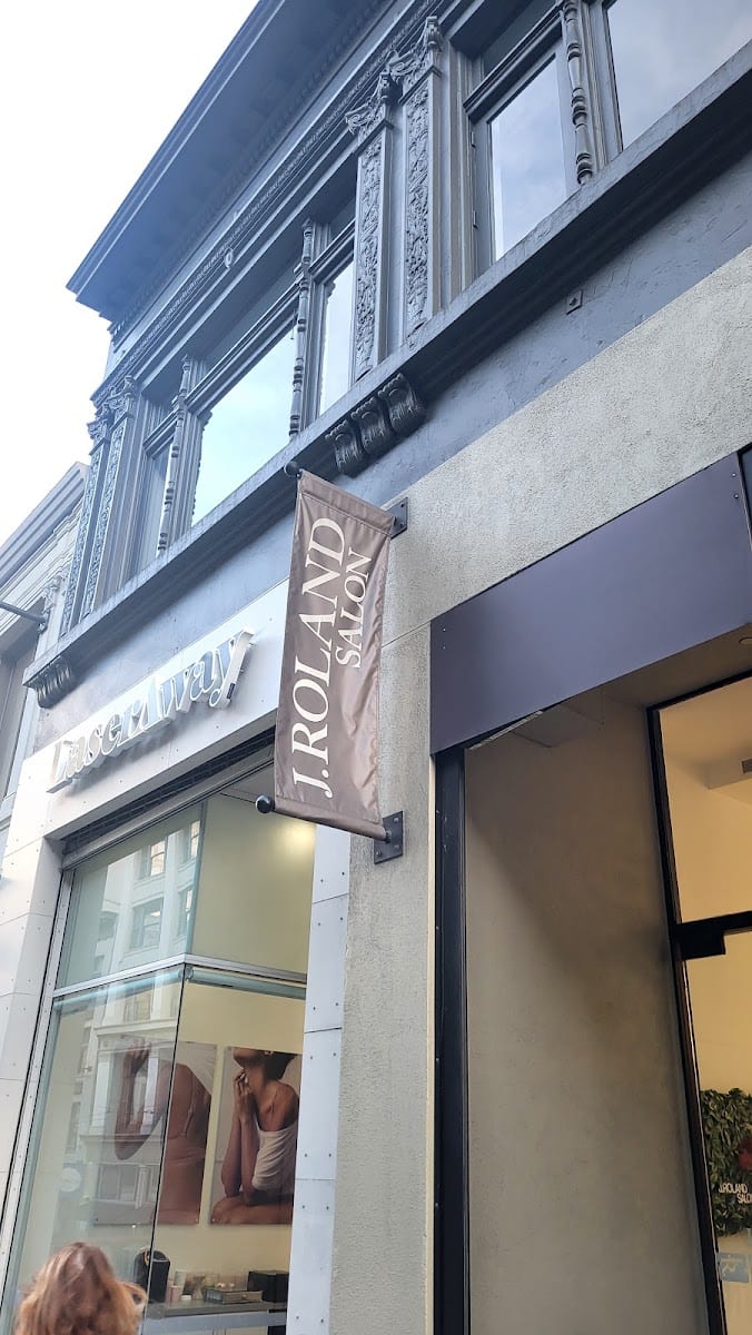 J.Roland Salon, photo 2