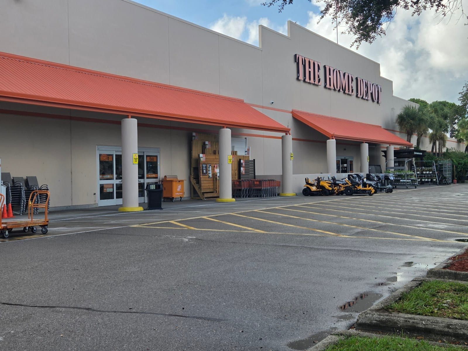 The Home Depot, photo 2