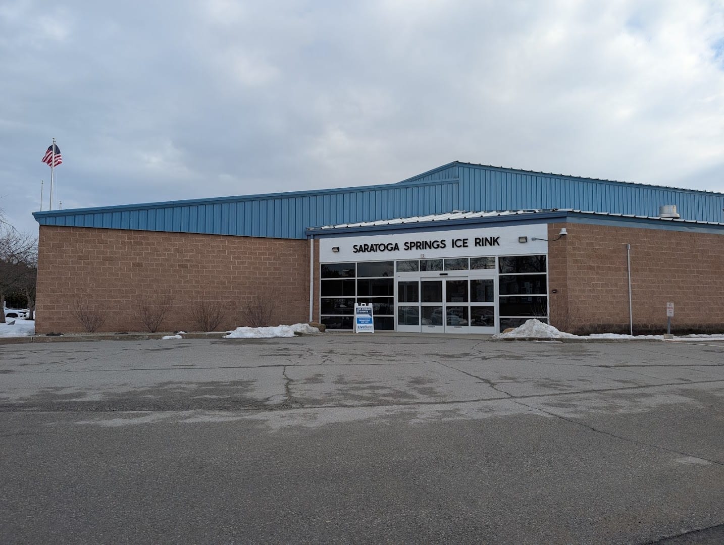Saratoga Springs Ice Rink, photo 3