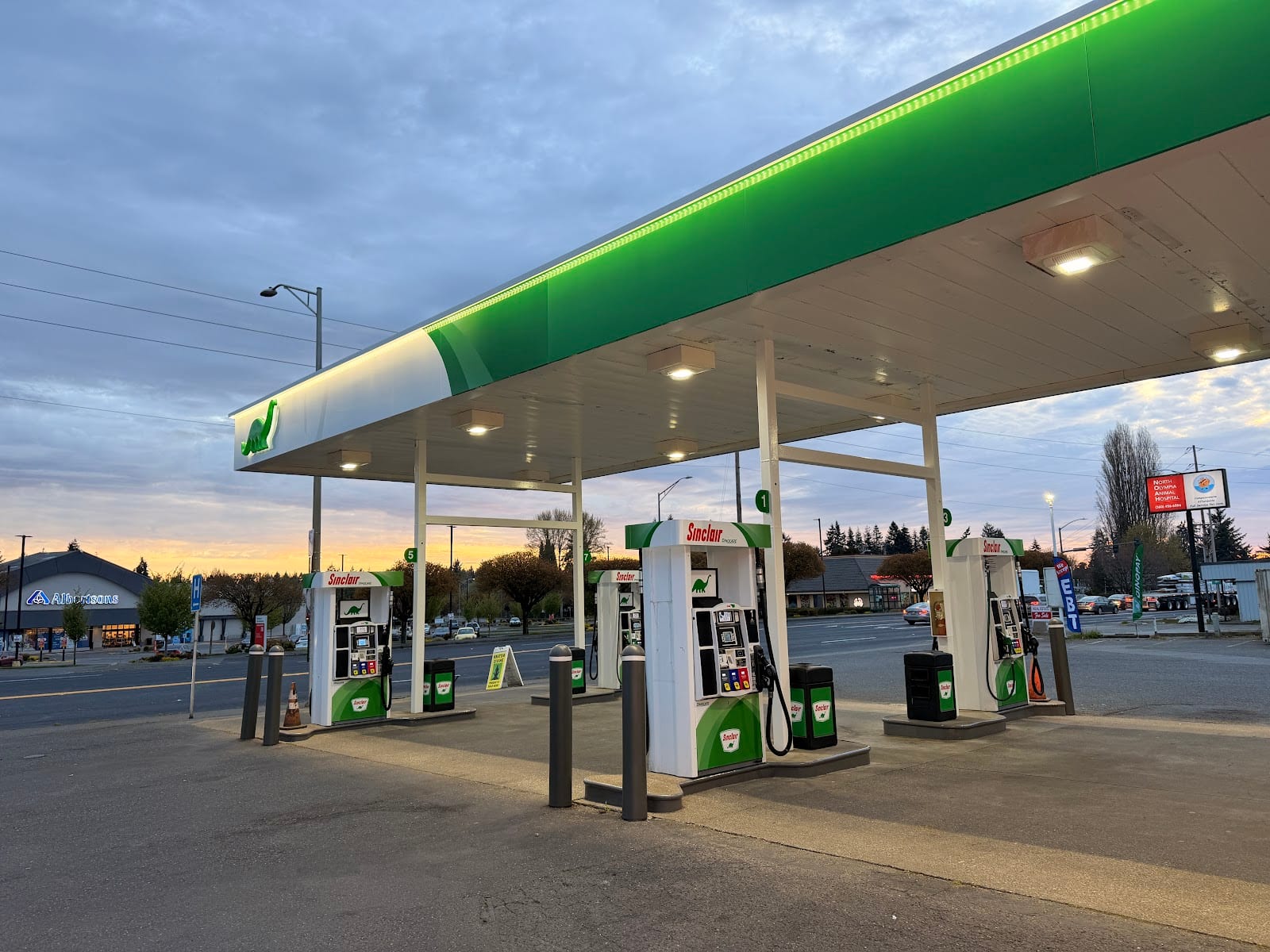 Sinclair Gas Station