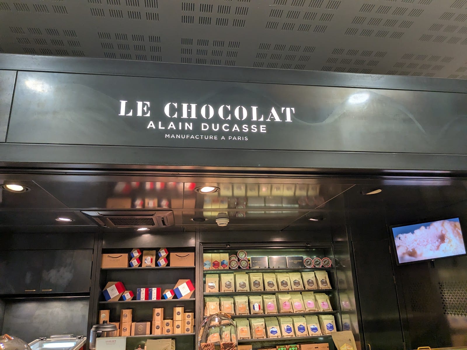 Le Chocolat Alain Ducasse, Corner Gare du Nord - Zone Eurostar, accessible aux détenteurs d’un billet pour Londres, photo 2