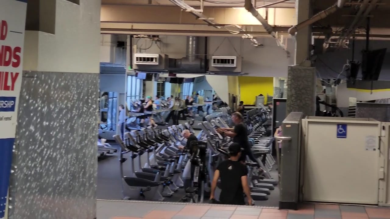 24 Hour Fitness, photo 3