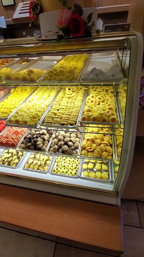 Continental Pastries & Deli, photo 2