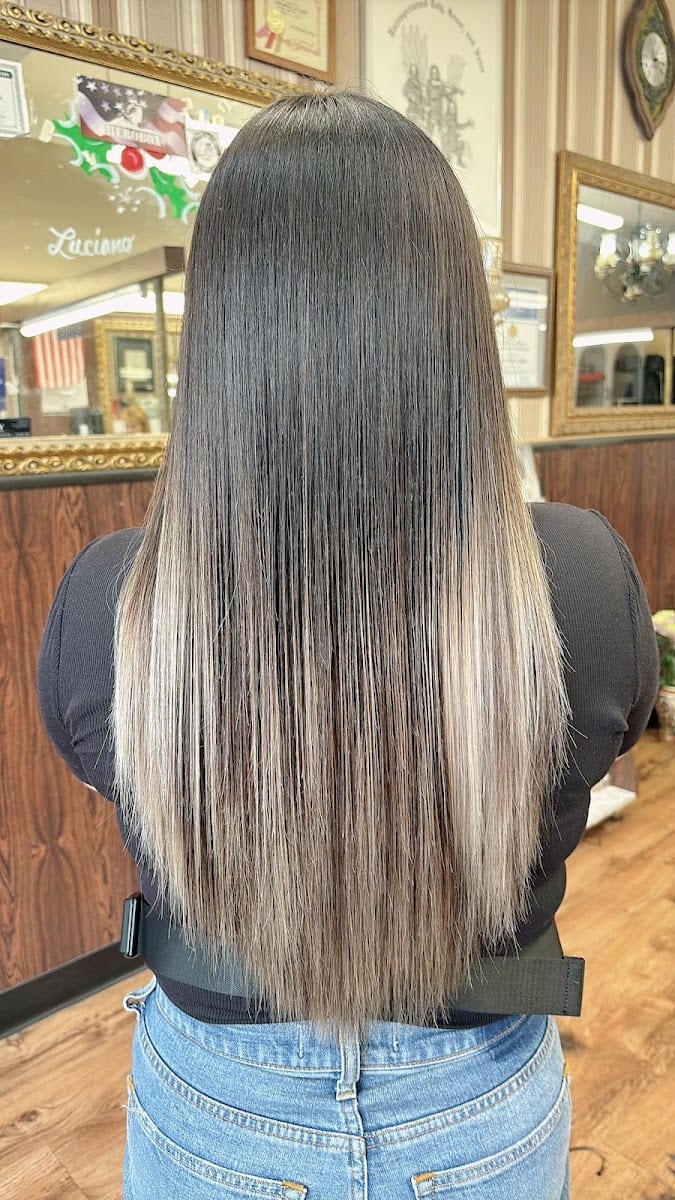 Louie's Barber Shop, photo 4