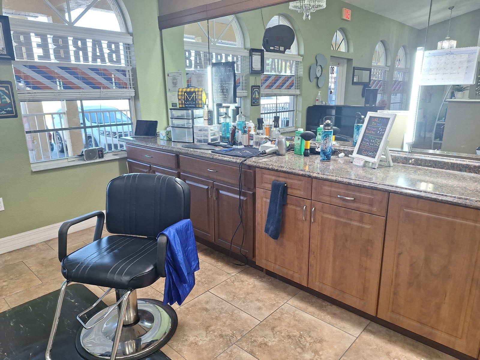 Burnt store barber and beauty, photo 4