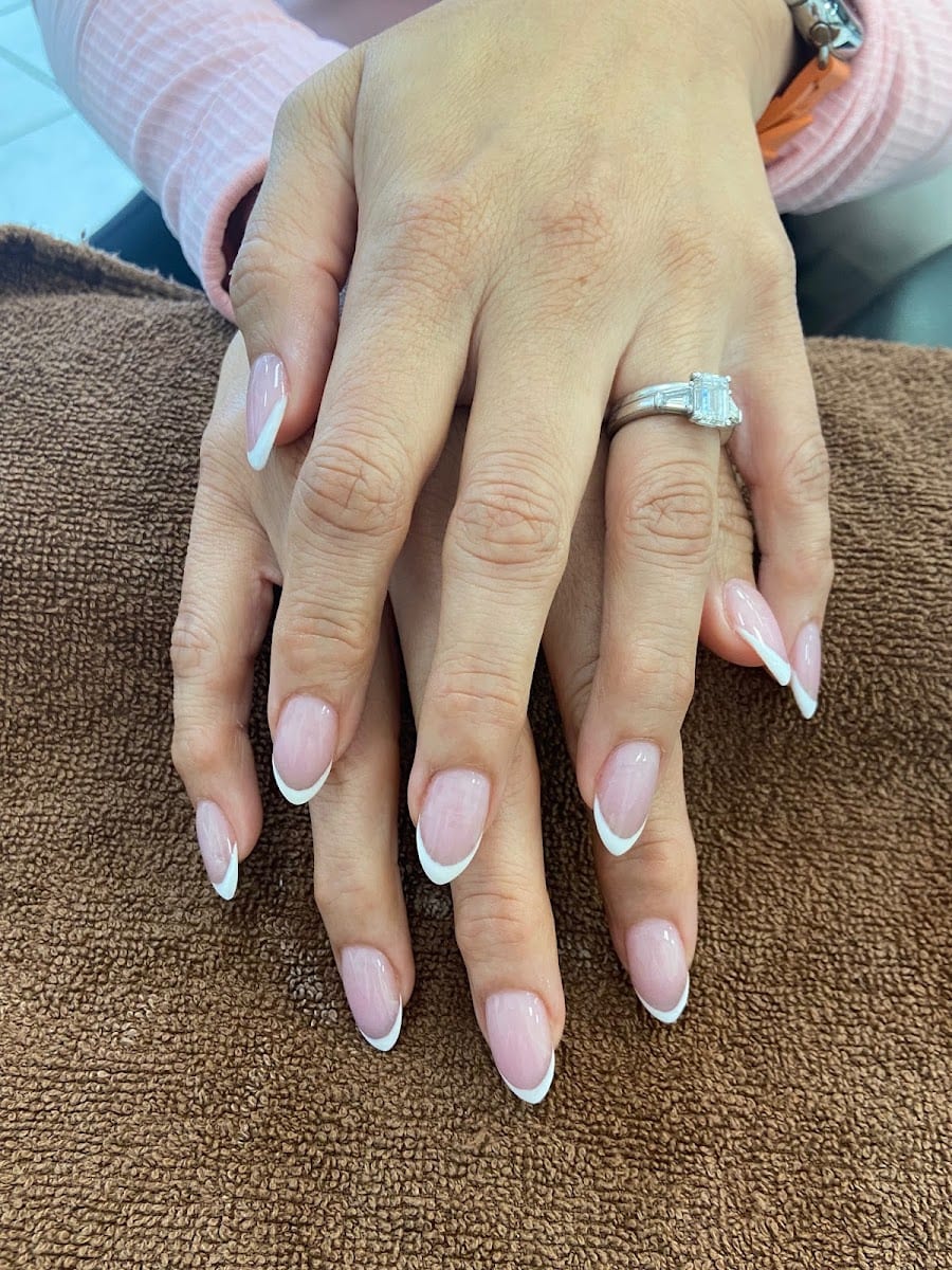 Envision Nails